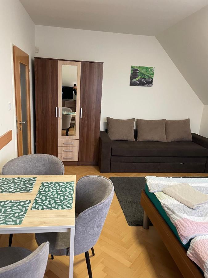 Kuenszler Apartmanhaz Zamárdi Eksteriør billede