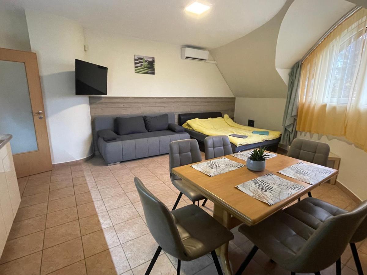 Kuenszler Apartmanhaz Zamárdi Eksteriør billede