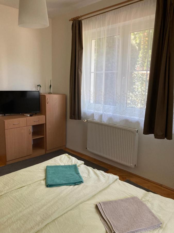 Kuenszler Apartmanhaz Zamárdi Eksteriør billede